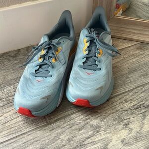 Like new Hokas